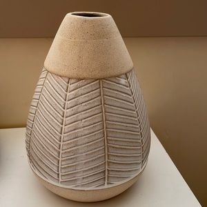 Ceramic vase